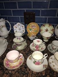 HUGE COLLECTION OF TEACUPS