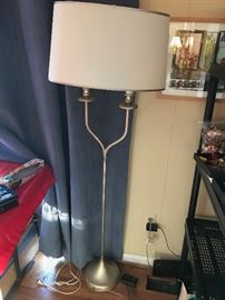 FLOOR LAMP