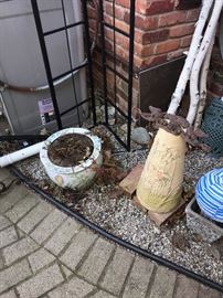 YARD DECOR' / PLANTERS