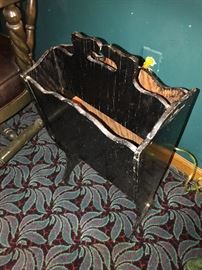 ANTIQUE WOODEN MAGAZINE RACK