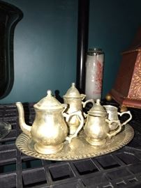 SILVER-PLATED TEASET