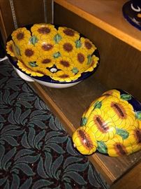 SUNFLOWER SINK-HAS CHIPS SOLD AS IS