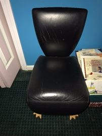 KIDS LEATHER CHAIR