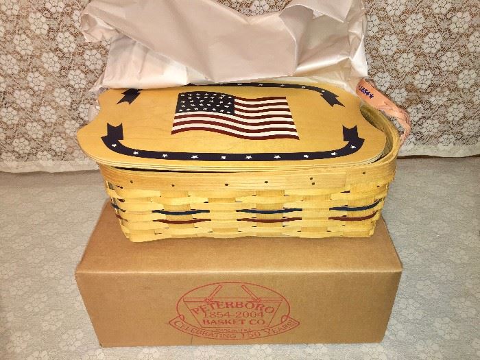 Peterboro basket with flag lid and box