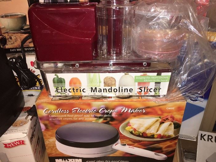 Electric crepe maker and electric slicer