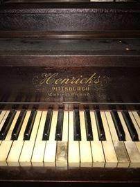 ANTIQUE HENRICKS UPRIGHT PLAYER PIANO