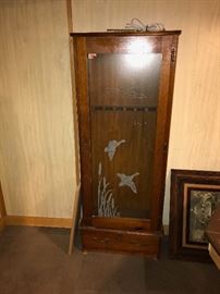 GUN CABINET