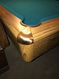 THE PLAYER IMPERIAL INTERNATIONAL POOL TABLE