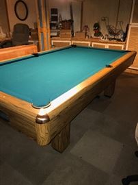 THE PLAYER IMPERIAL INTERNATIONAL POOL TABLE