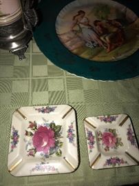 VINTAGE ASHTRAYS
