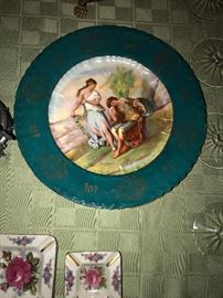COLLECTIBLE PLATES