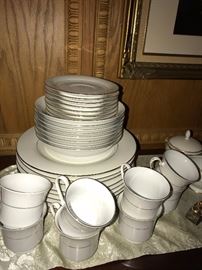 BRAND NEW SAKURA CHINE SET