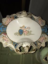 ANTIQUE GOLD PAINTED FOOTED BOWLS