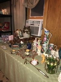 COLLECTIBLE GLASSWARE