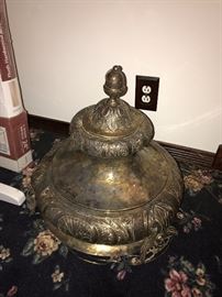 ANTIQUE METAL HANGING PLANTER BASKET