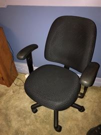 OFFICE CHAIR
