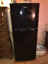 WHIRLPOOL REFRIGERATOR