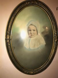 ANTIQUE OVAL BUBBLE GLASS BABY PICTURE