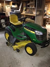 LIKE NEW JOHN DEERE D170 RIDING MOWER 54 in. 25 HP V-Twin Hydrostatic Front-Engine
-ONLY 45 HOURS