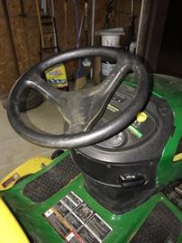 LIKE NEW JOHN DEERE D170 RIDING MOWER 54 in. 25 HP V-Twin Hydrostatic Front-Engine
-ONLY 45 HOURS