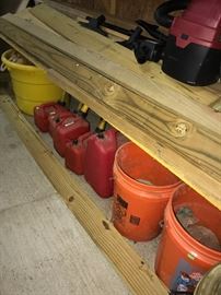 GAS CANS / BUCKETS