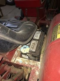 INTERNATIONAL 184 TRACTOR