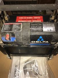 DELTA 12 1/2" PORTABLE PLANER MODEL 22-560