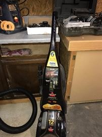 BISSELL VACUUM