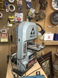 DELTA 9"BAND SAW