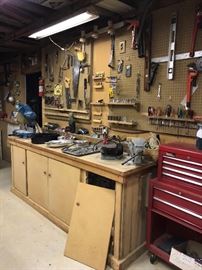 LEVELS / TOOLS / POWER CORDS / SAWS / HAMMERS / SCREWDRIVERS / WRENCHES / VISE