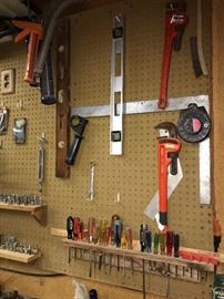 LEVELS / TOOLS / POWER CORDS / SAWS / HAMMERS / SCREWDRIVERS / WRENCHES / VISE