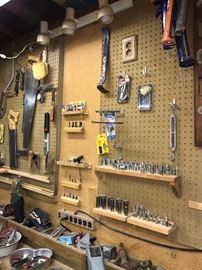LEVELS / TOOLS / POWER CORDS / SAWS / HAMMERS / SCREWDRIVERS / WRENCHES / VISE