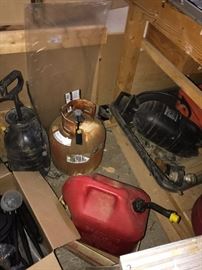 YARD AND GARDEN SPRAYERS