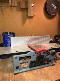 DELTA 6" VARIABLE SPEED BENCH JOINTER