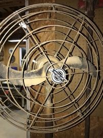 ANTIQUE FRESH'ND -AIRE CIRCULATOR INDUSTRIAL FLOOR FAN