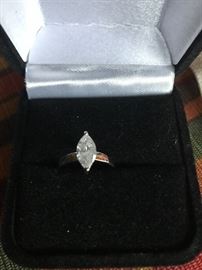 14K GOLD DIAMOND RING