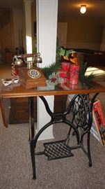 Sewing machine table 