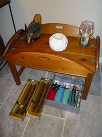 DROP LEAF COFFEE TABLE, CANDLES