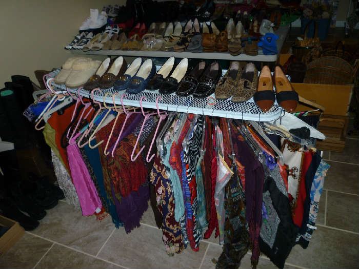 SCARVES, WOMEN’S SHOES-SIZE 9 TO 9 1/2
