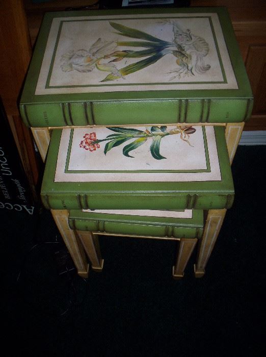 Set of 3 Nesting tables