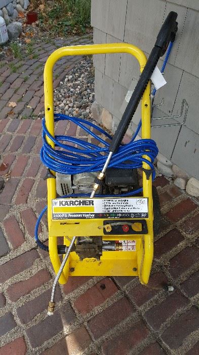 Karcher 2400 PSI power washer. Very good condition