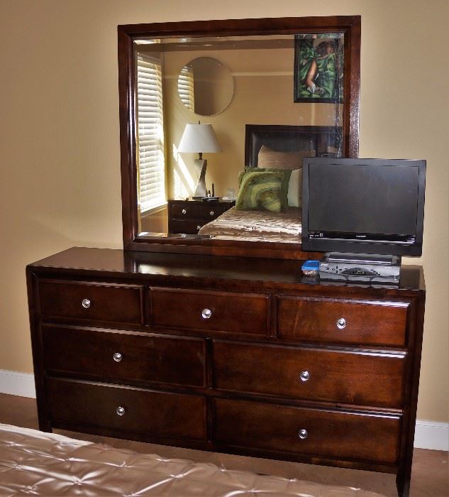 Mirrored dresser - part of a 6 pc bedroom set