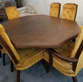 Dinette set with 6 chairs (includes hard padding and soft padding to protect table)