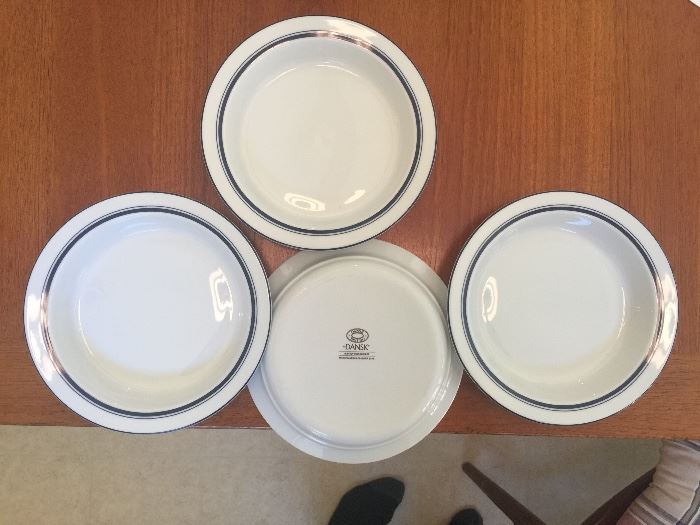 Dansk Plates