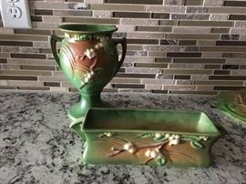 Roseville pottery - Vase & Console