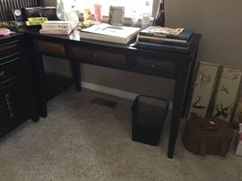 Table desk with pull out keyboard