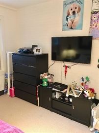 Additional pieces coordinating with platform bed suite