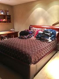 Platform sleigh bed (queen)