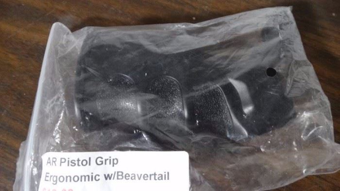 AR pistol grip w/ beaver tail- New