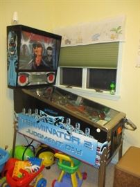 TERMINATOR 2 PINBALL MACHINE